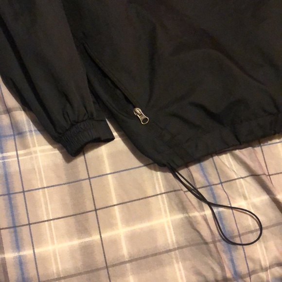 Large men’s black windbreaker - Picture 3 of 4